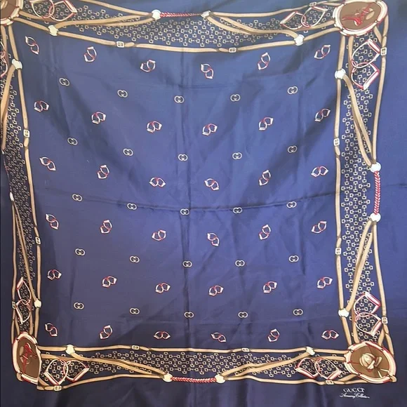Gucci 💯 Silk blue large Scarf 35 x 35 - Picture 1 of 11